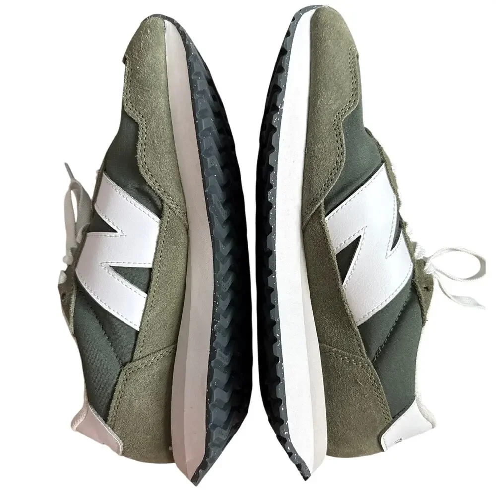 New Balance 237 Retro Lifestyle Sneakers in Dark Olivine/White Size 9 (Men 7.5)